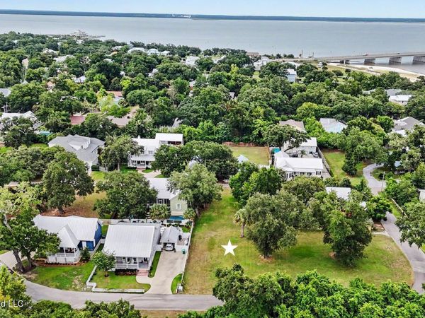 Cedar Lane , Bay Saint Louis, MS 39520