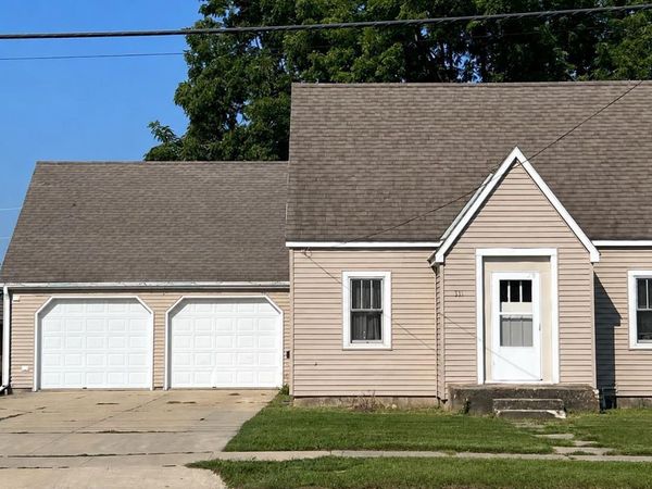 319 S Linn Avenue, New Hampton, IA 50659