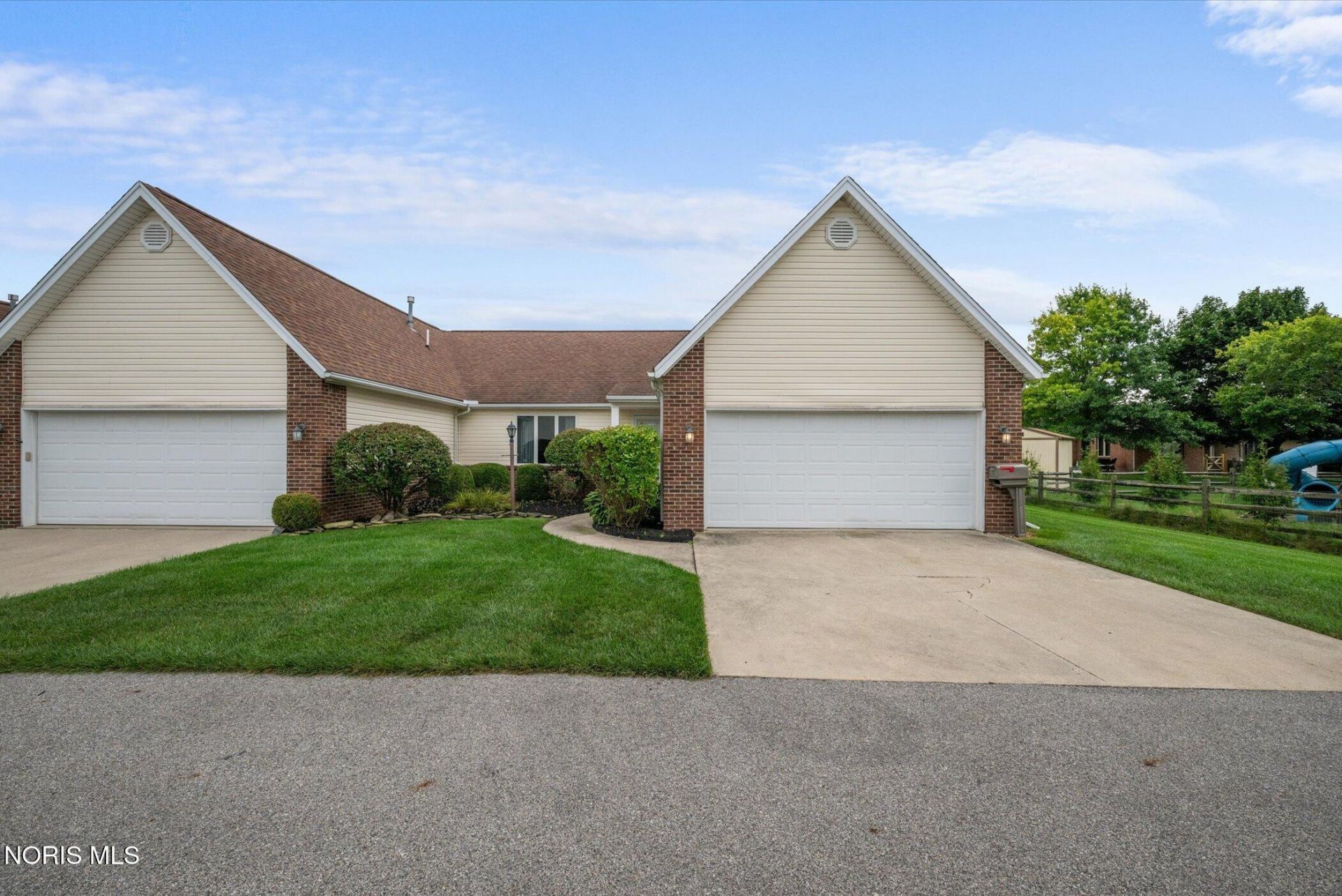 4332 Townhouse Drive, Oregon, OH 43616 Main Photo