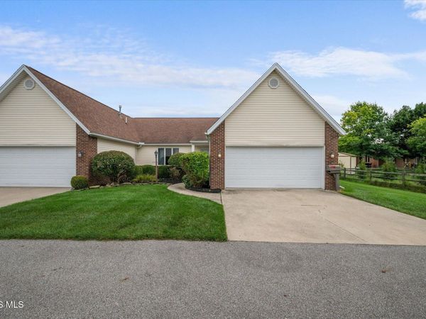 4332 Townhouse Drive, Oregon, OH 43616
