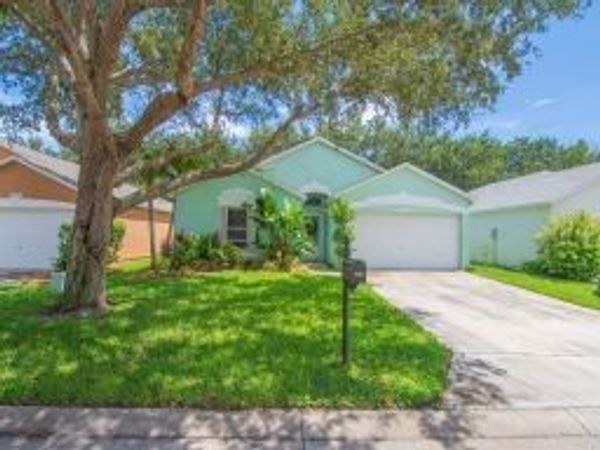 1007 E 13th Square, Vero Beach, FL 32960