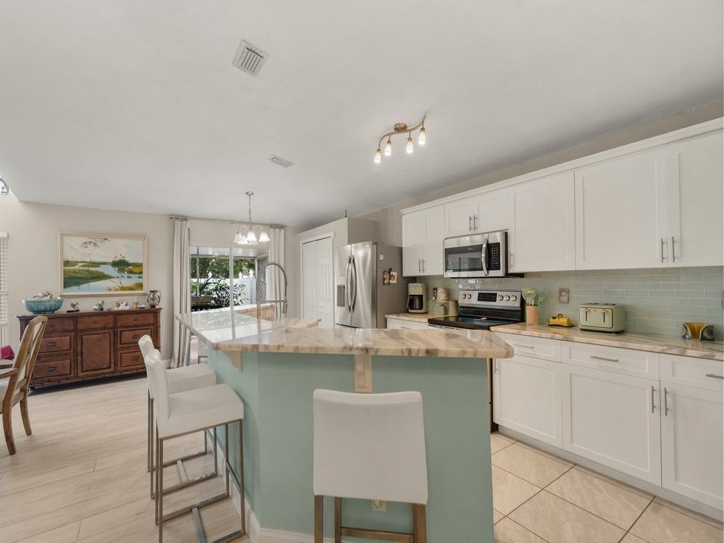 1007 E 13th Square, Vero Beach, FL 32960 Photo