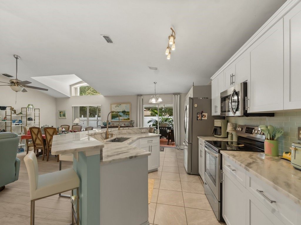 1007 E 13th Square, Vero Beach, FL 32960 Photo