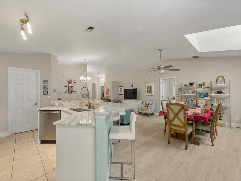1007 E 13th Square, Vero Beach, FL 32960 Photo