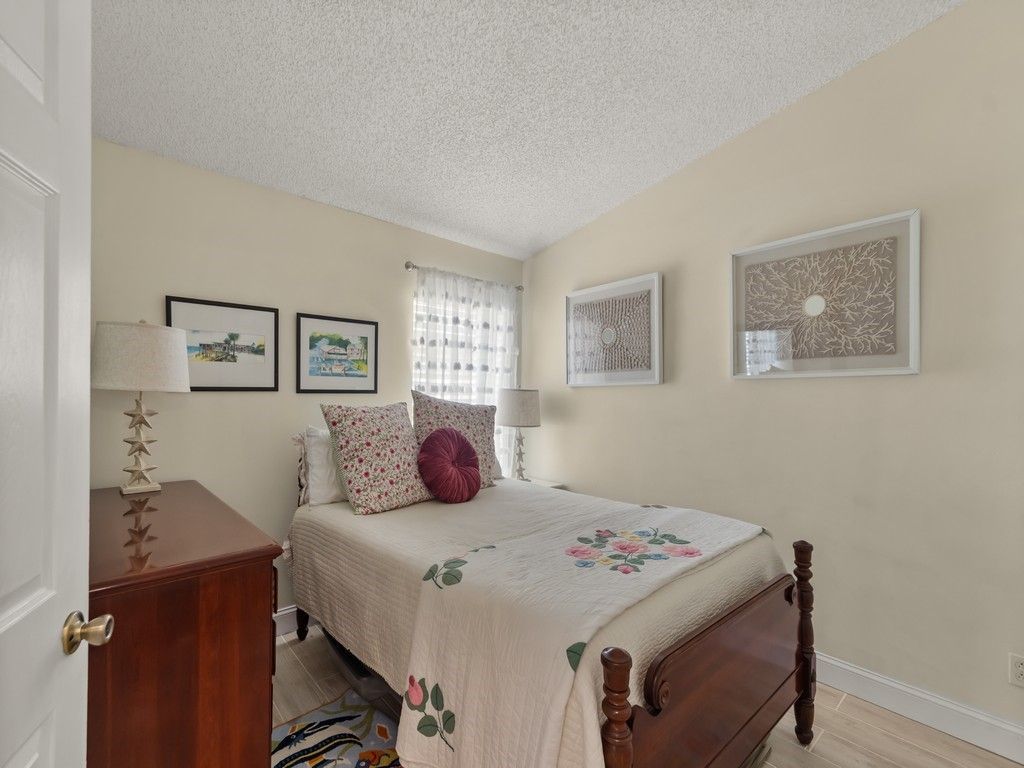1007 E 13th Square, Vero Beach, FL 32960 Photo