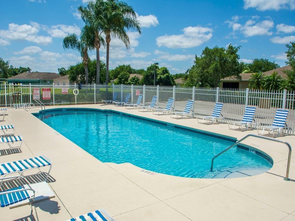 1007 E 13th Square, Vero Beach, FL 32960 Photo