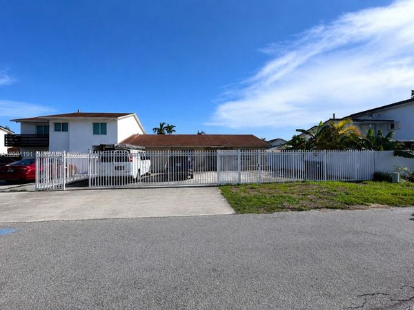 8772 SW 11th St , Unit A, Miami, FL 33174