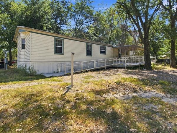 7302 Oak View, Bonham, TX 75418