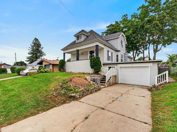 2423 Cleveland PLACE, South Milwaukee, WI 53172