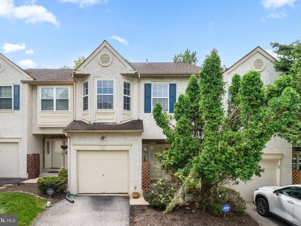 9 PLUM COURT , LAFAYETTE HILL, PA 19444