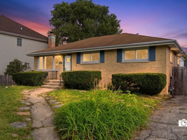 599 N Willow Road, Elmhurst, IL 60126