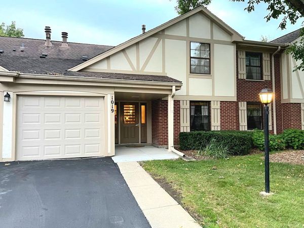 1019 Thorndale Court, Unit A2, Wheeling, IL 60090