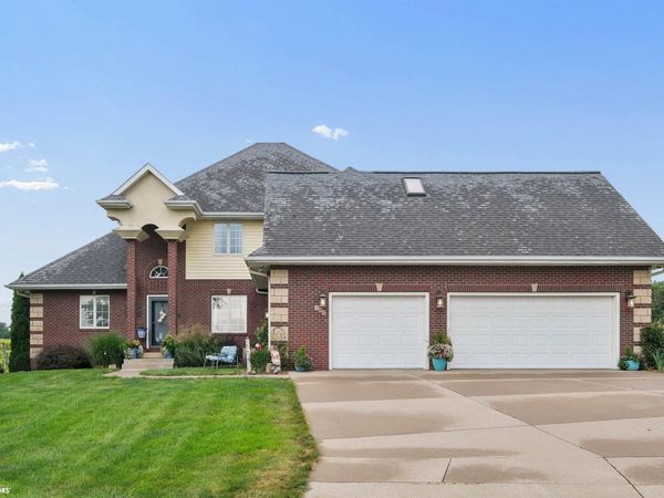 508 3Rd Avenue SE, State Center, IA 50247