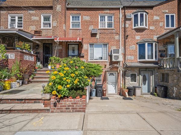 75-31 Furmanville Avenue , Middle Village, NY 11379