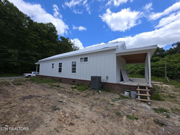 423 Roslyn Ave, Cumberland Gap, TN 37724