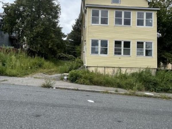 30 Penn Ave, Worcester, MA 01604