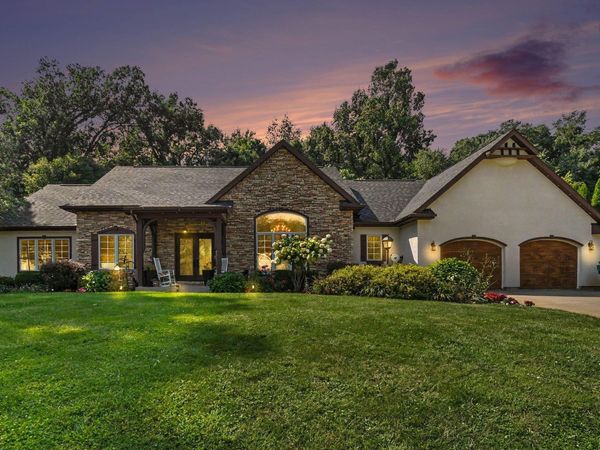 51823 Westwood Forest, South Bend, IN 46628