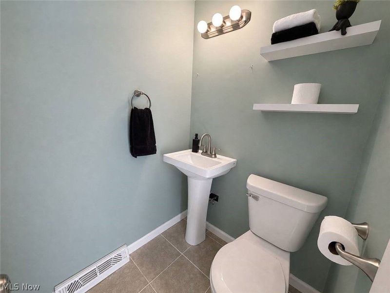 9274 Willow Lane, Olmsted Falls, OH 44138 Photo 13