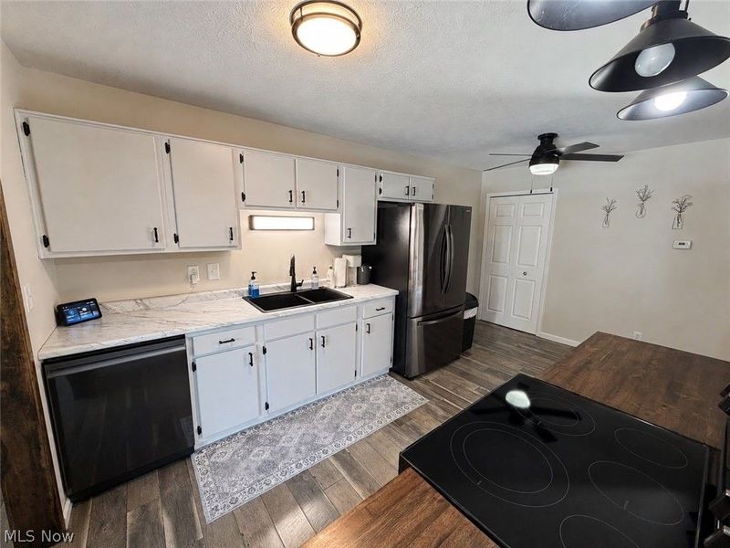9274 Willow Lane, Olmsted Falls, OH 44138 Photo 4