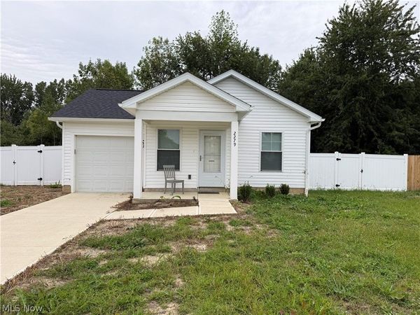 2279 Arrowhead Street , Lorain, OH 44052