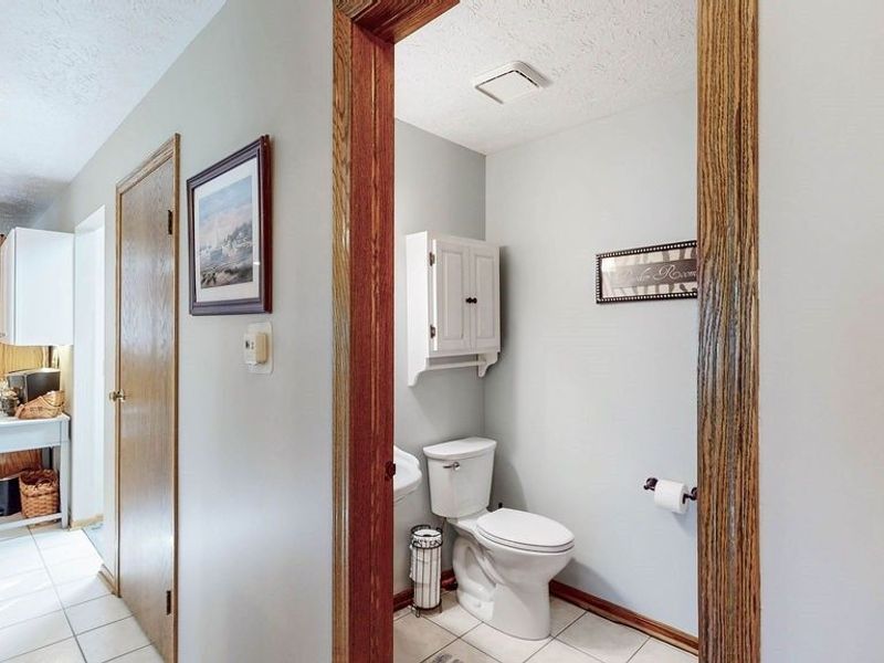 1067 Mohawk Trail SW, Hartville, OH 44632 Photo 22