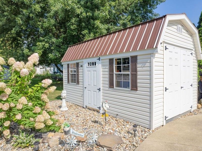 1067 Mohawk Trail SW, Hartville, OH 44632 Photo 43