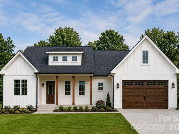 436 Dublin Lane , Columbus, NC 28722