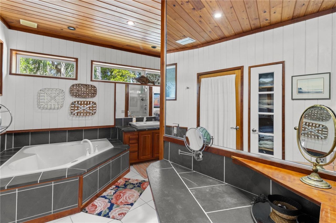 1830 SE 3rd Court , Crystal River, FL 34429 Photo