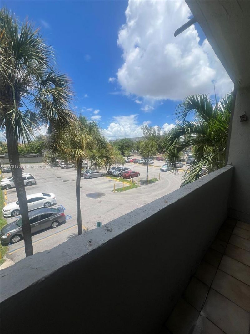 10090 NW 80th Ct , Unit 1347, Hialeah Gardens, FL 33016 Photo