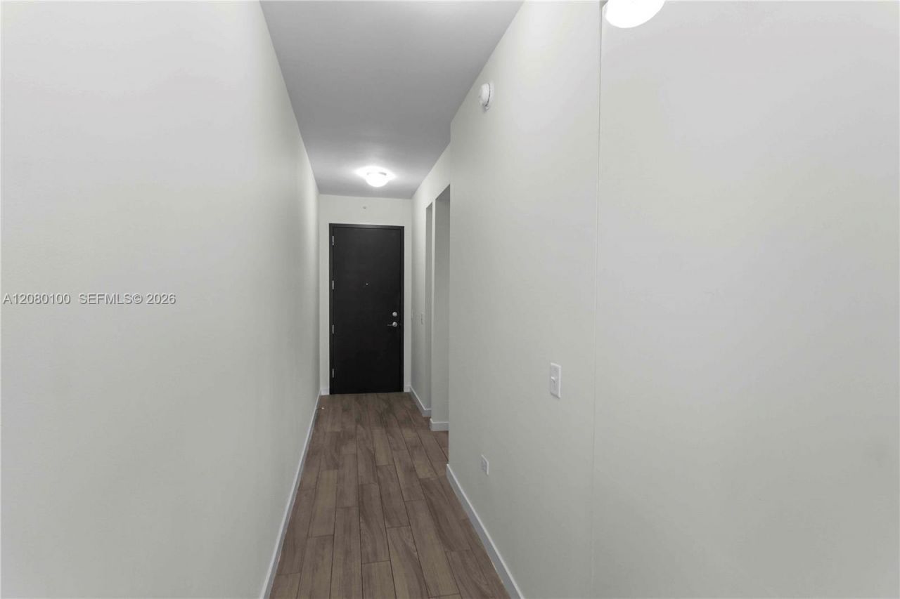 999 SW 1st Ave , Unit 3202, Miami, FL 33130 Photo