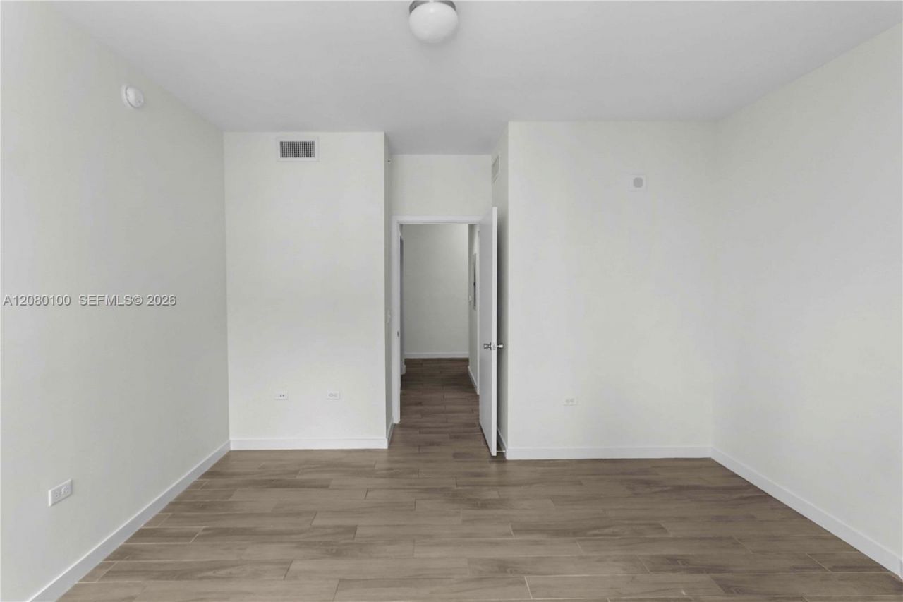 999 SW 1st Ave , Unit 3202, Miami, FL 33130 Photo