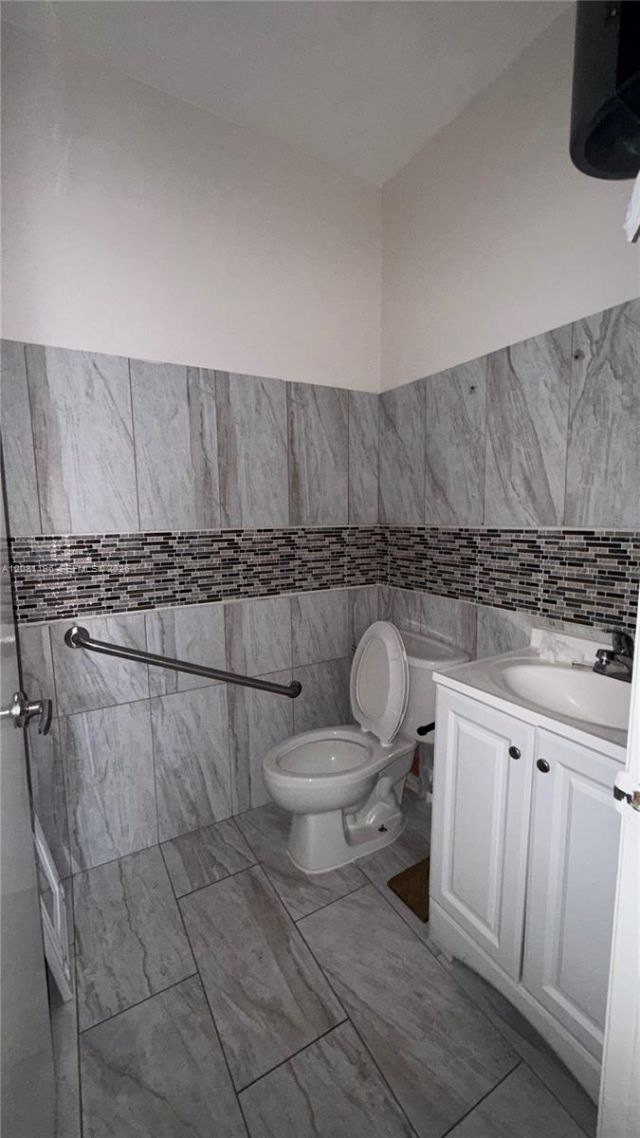 11300 NW 87th Ct , Hialeah Gardens, FL 33018 Photo