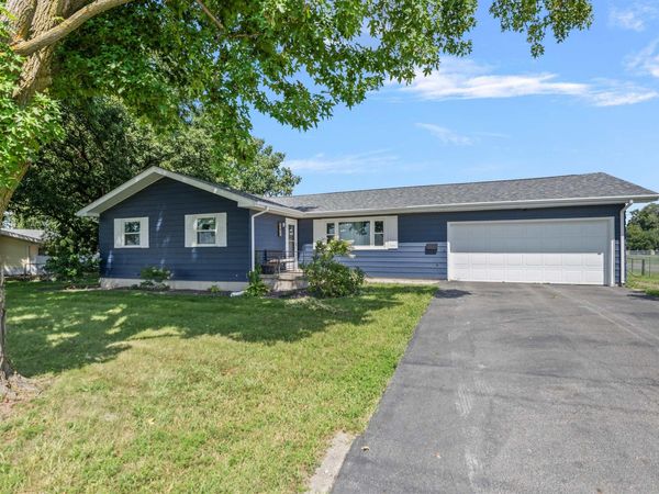 1 COUNTY Road, Chatham, IL 62629