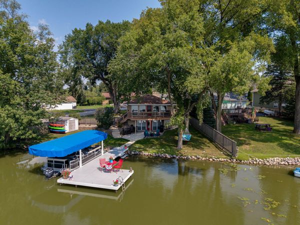 21741 118th St, Salem Lakes, WI 53104
