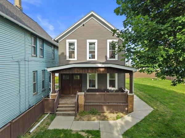446 N 28th St, Unit 448, Milwaukee, WI 53208