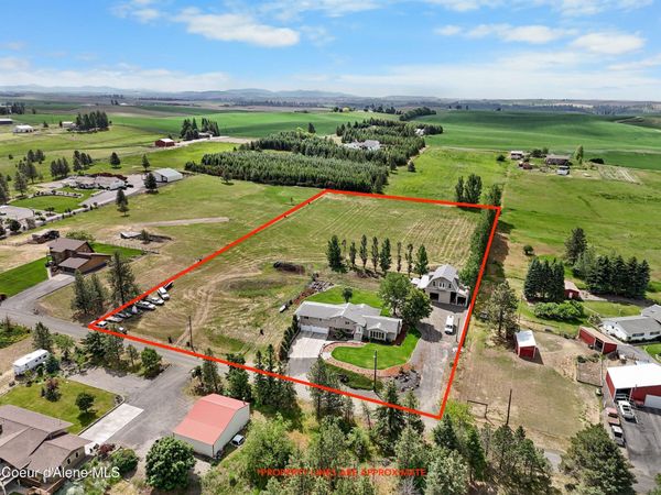 10916 E Rinear Rd , Valleyford, WA 99036