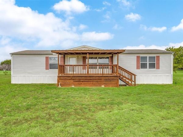 9064 Summit Court E, Cleburne, TX 76033