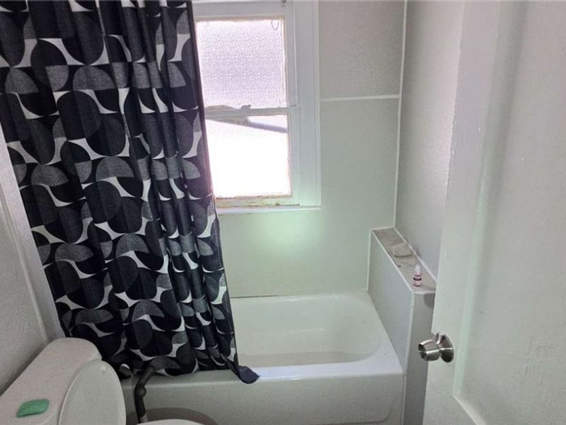 18024 Olympia Road, Cleveland, OH 44112 Photo 11