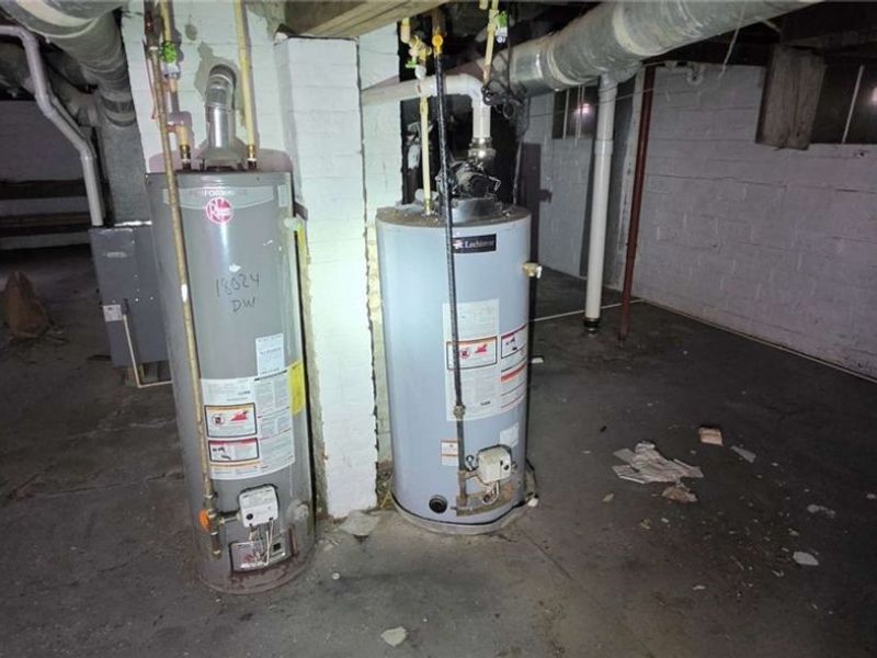 18024 Olympia Road, Cleveland, OH 44112 Photo 12