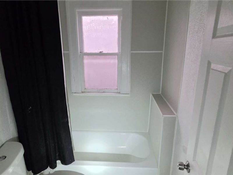 18024 Olympia Road, Cleveland, OH 44112 Photo 5