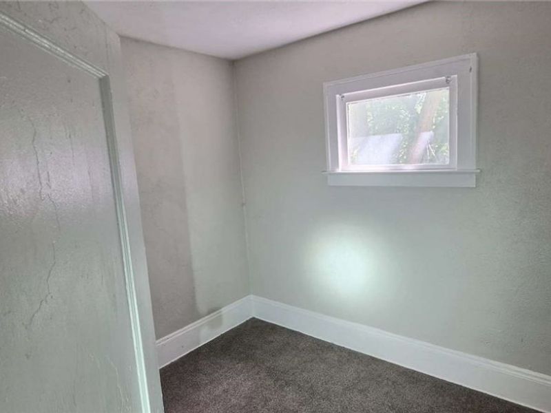 18024 Olympia Road, Cleveland, OH 44112 Photo 6