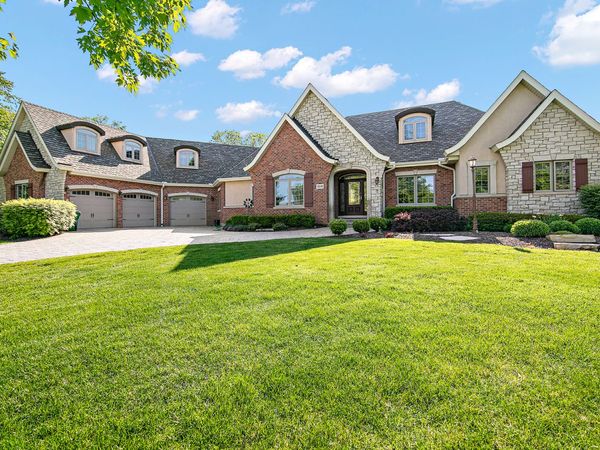 18048 S Crystal Lake Drive , Mokena, IL 60448