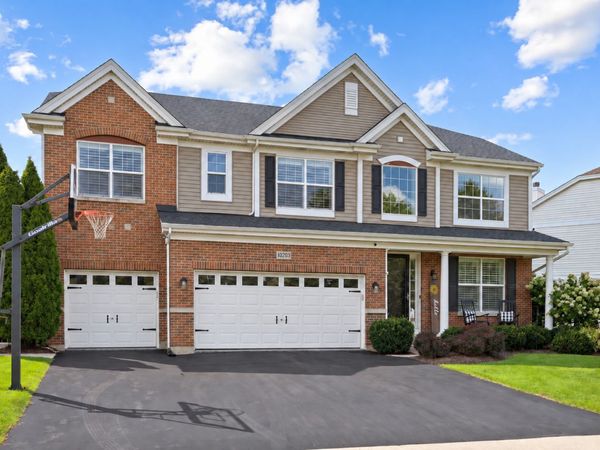 10203 Hunter Trail, Huntley, IL 60142
