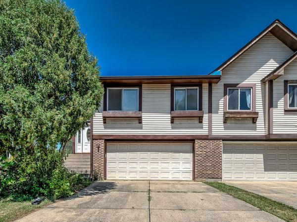 1419 Chippewa Trail , Wheeling, IL 60090