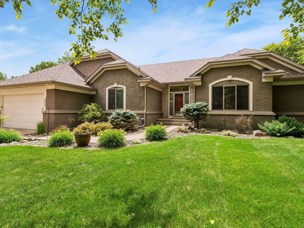 6643 Sherman Lake Road , Hugo, MN 55038