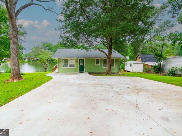 1671 West Pine Lake Drive, West Point, GA 31833