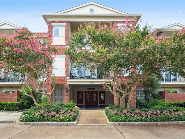 801 RUE DAUPHINE, Unit 103, Metairie, LA 70005