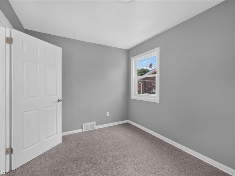 309 E Baird Avenue, Barberton, OH 44203 Photo 19