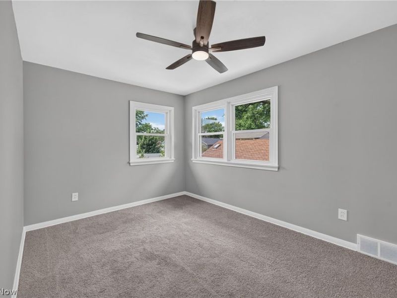 309 E Baird Avenue, Barberton, OH 44203 Photo 23