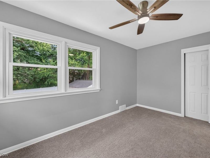 309 E Baird Avenue, Barberton, OH 44203 Photo 24